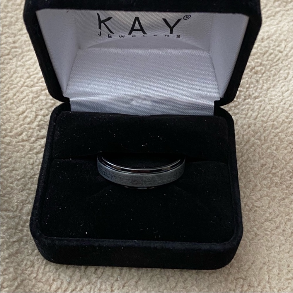 Men's Tungsten Carbide Size 10 Wedding Band